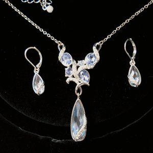 All wrapped up  Necklace & Earring Set